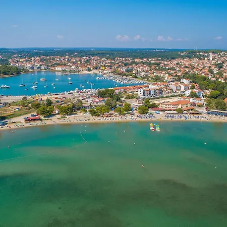 1 Bedroom Awesome In Διαμέρισμα