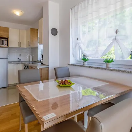 1 Bedroom Awesome In Apartman