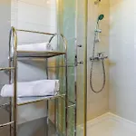 1 Bedroom Awesome In *