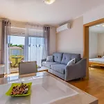 1 Bedroom Awesome In Appartement Medulin