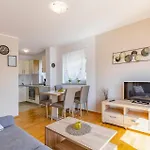 Appartement 1 Bedroom Awesome In Medulin
